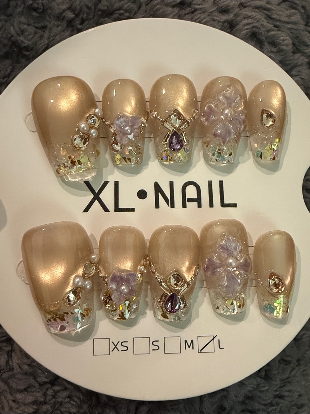 Pearl Beige handmade acrylic Press-On Nail Set with lavender Floral Accents